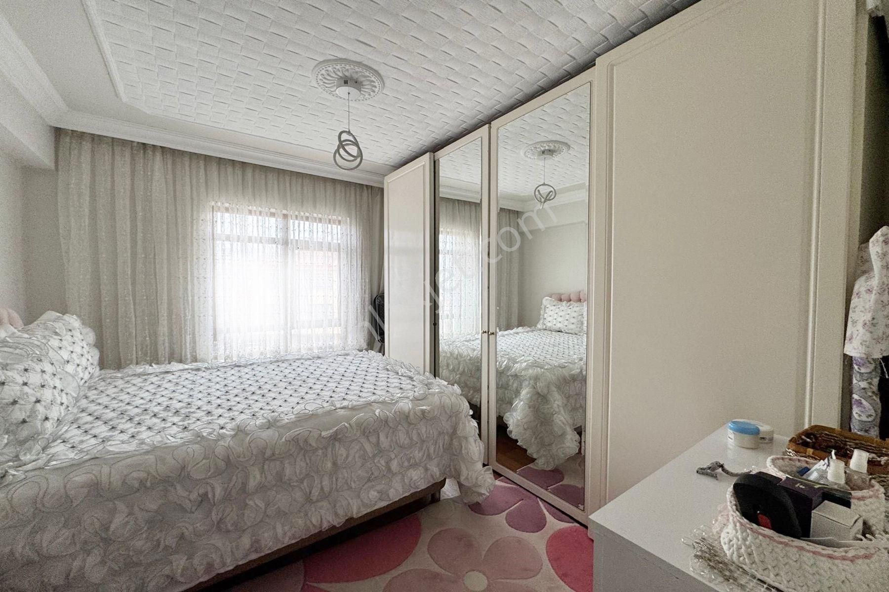 Kutlu Caddeye Bir Bina Ara Katta 3+1 Daire Fırsatı..! - Görsel 16