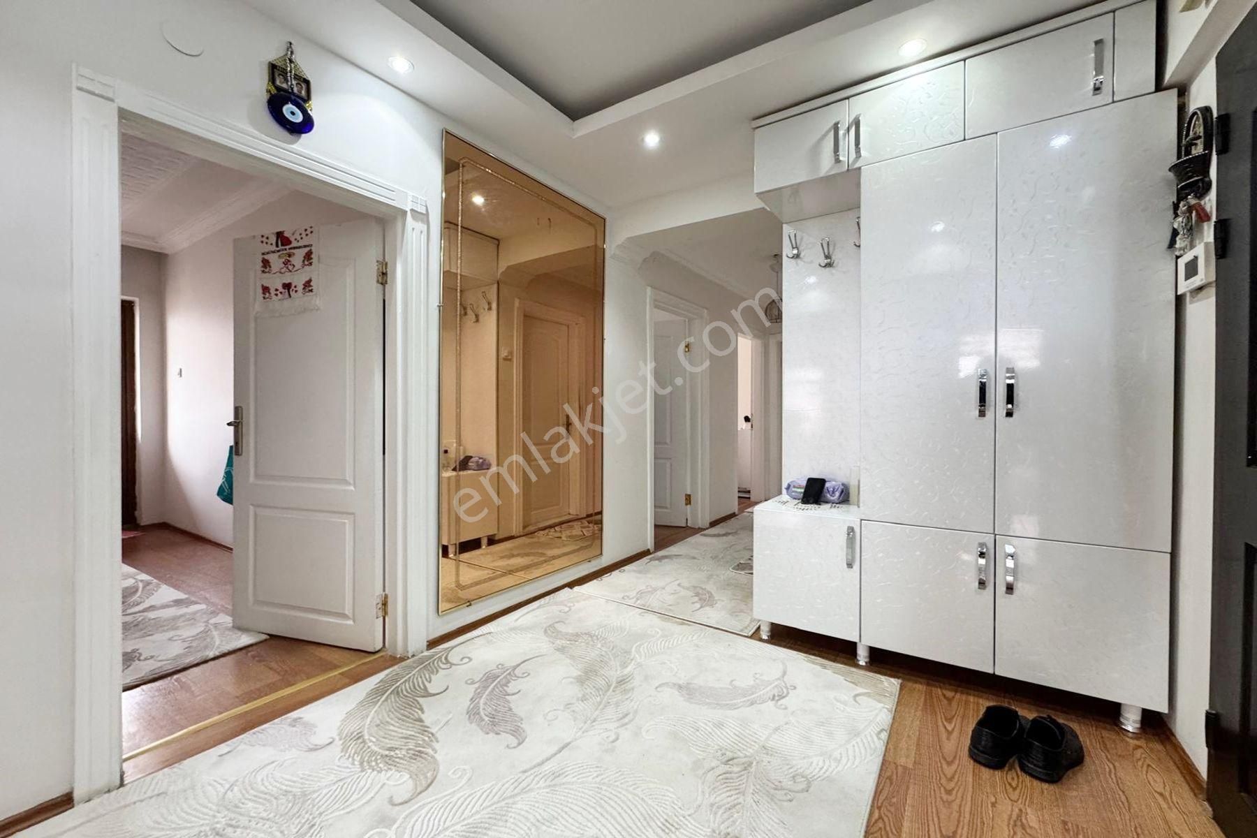 Kutlu Caddeye Bir Bina Ara Katta 3+1 Daire Fırsatı..! - Görsel 6