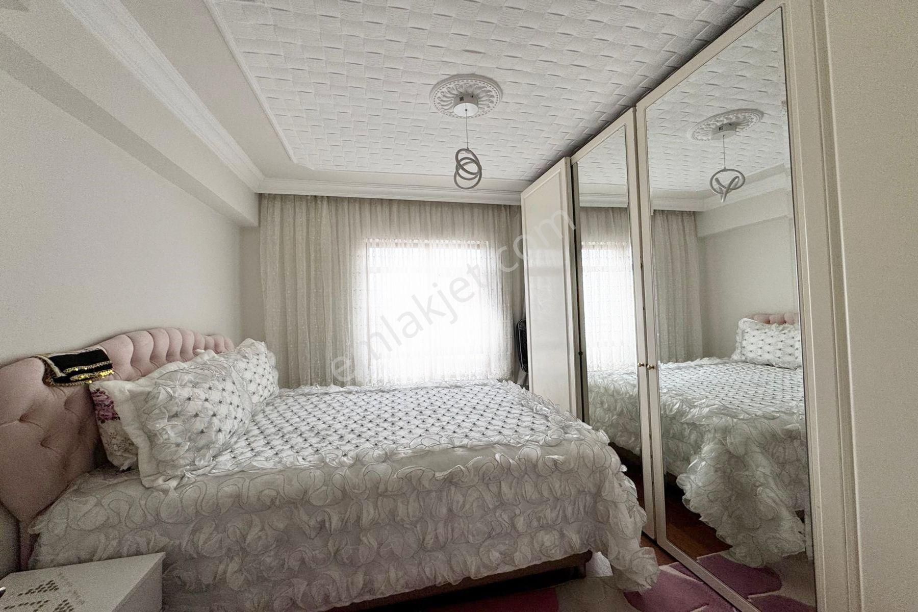 Kutlu Caddeye Bir Bina Ara Katta 3+1 Daire Fırsatı..! - Görsel 17