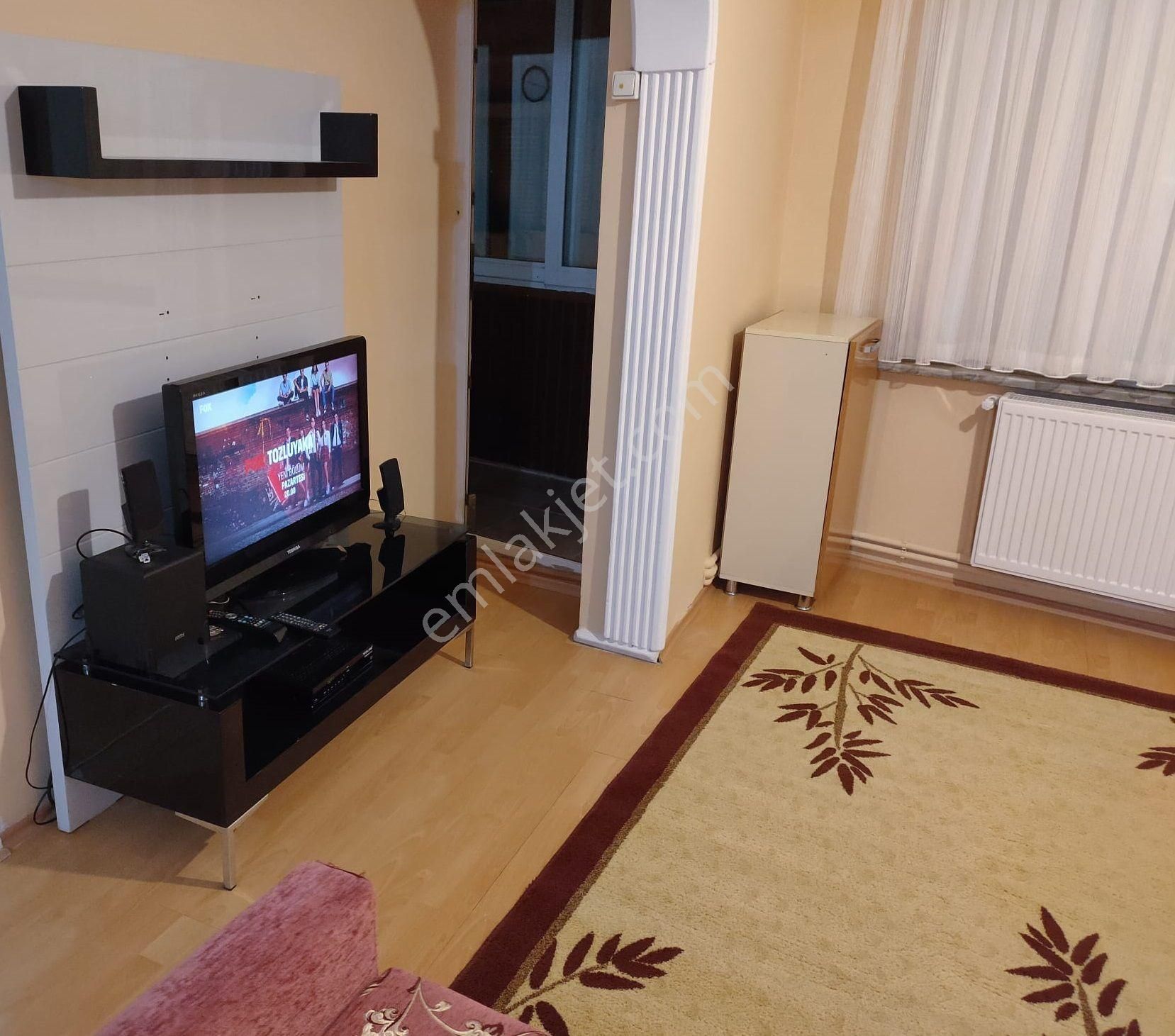 Lise Caddesi Yanı Balkonlu 2+1 Eşyalı Daire