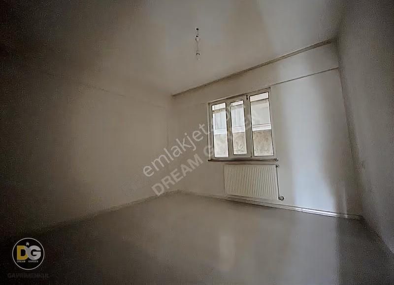 Eriklide Hastanelere Komsu Merkezi Konumda Kiralik 2+1 Daire - Görsel 9