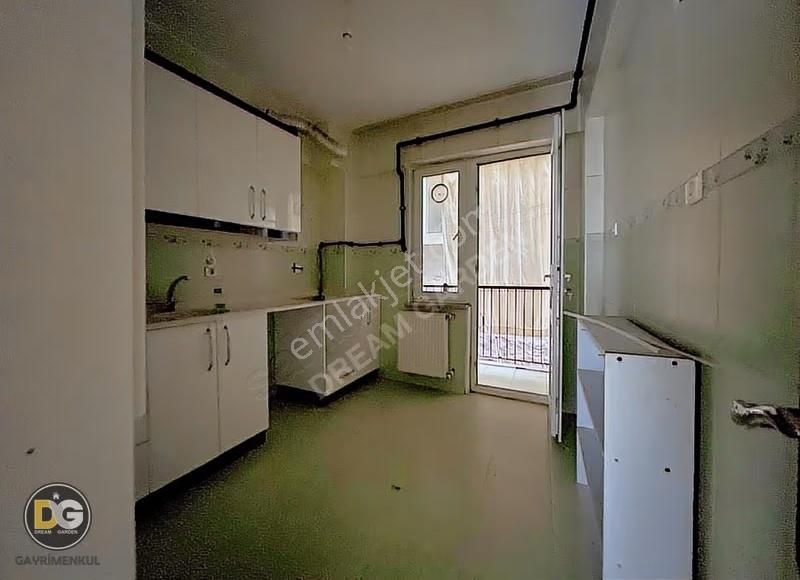 Eriklide Hastanelere Komsu Merkezi Konumda Kiralik 2+1 Daire - Görsel 11