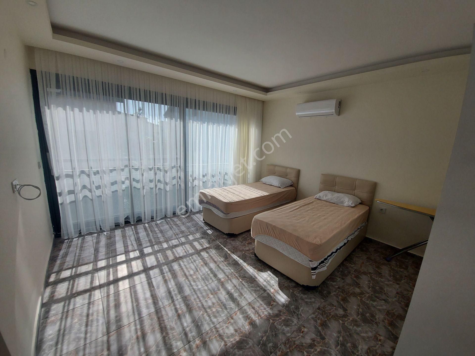 Altınkumda Denize 400 Mt Mesafede Havuzlu 4+1 Eşyalı Villa - Görsel 12