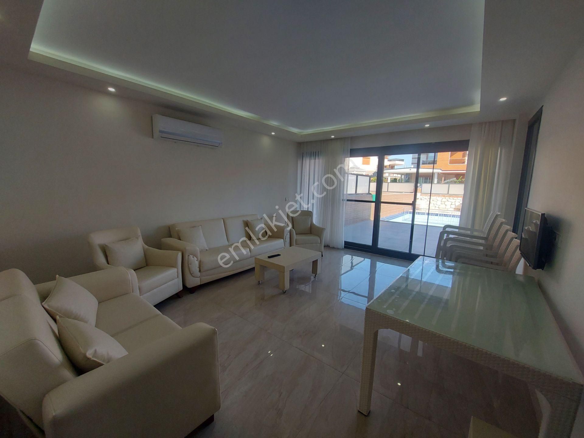 Altınkumda Denize 400 Mt Mesafede Havuzlu 4+1 Eşyalı Villa - Görsel 21