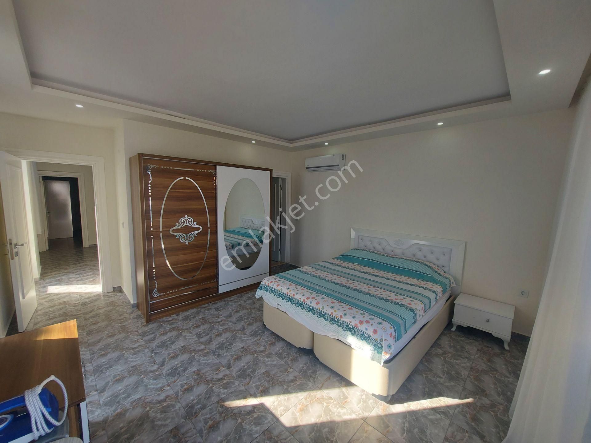 Altınkumda Denize 400 Mt Mesafede Havuzlu 4+1 Eşyalı Villa - Görsel 27