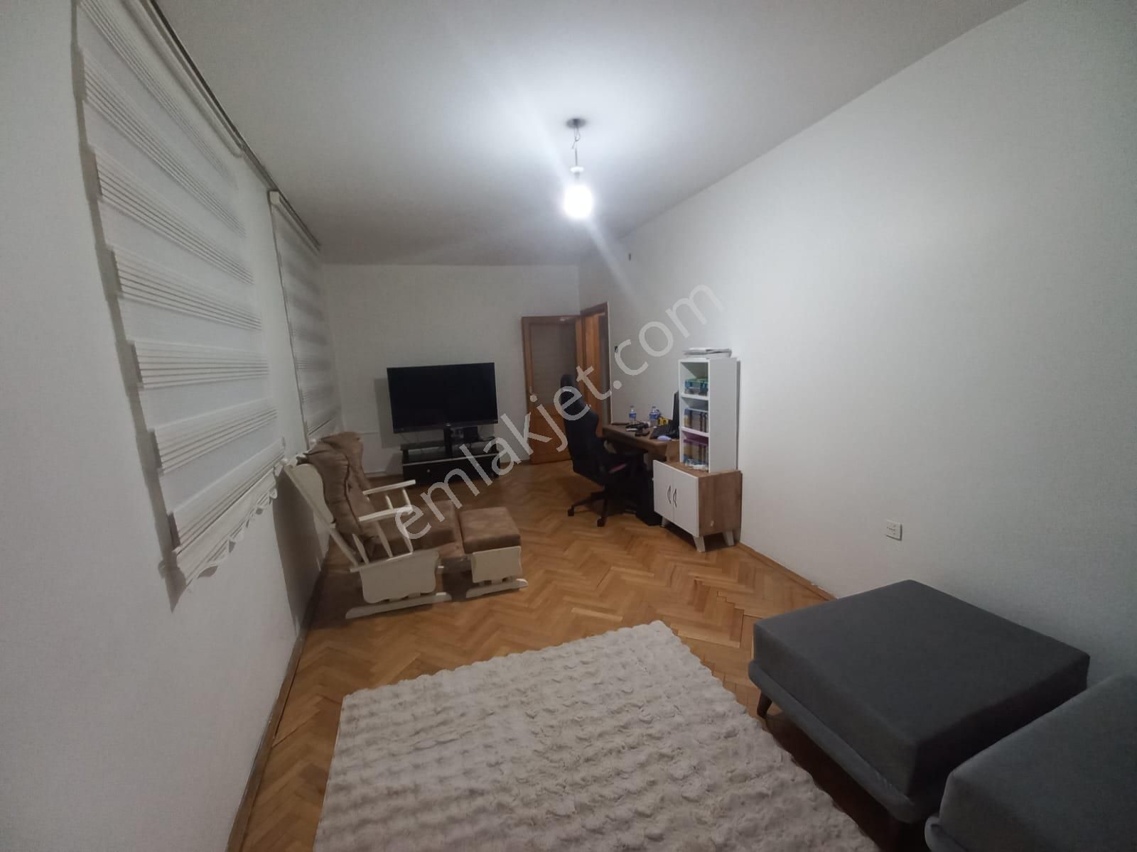 Göral Emlaktan Nakış Sokakta Bağımsız 3+1 - Görsel 9