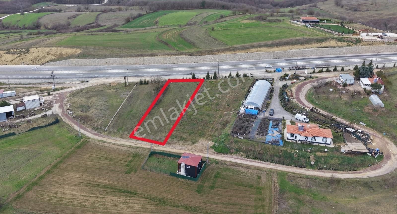 İzmit Kandıra Yolunda Satılık Ticari Potansiyeli Olan Arsa