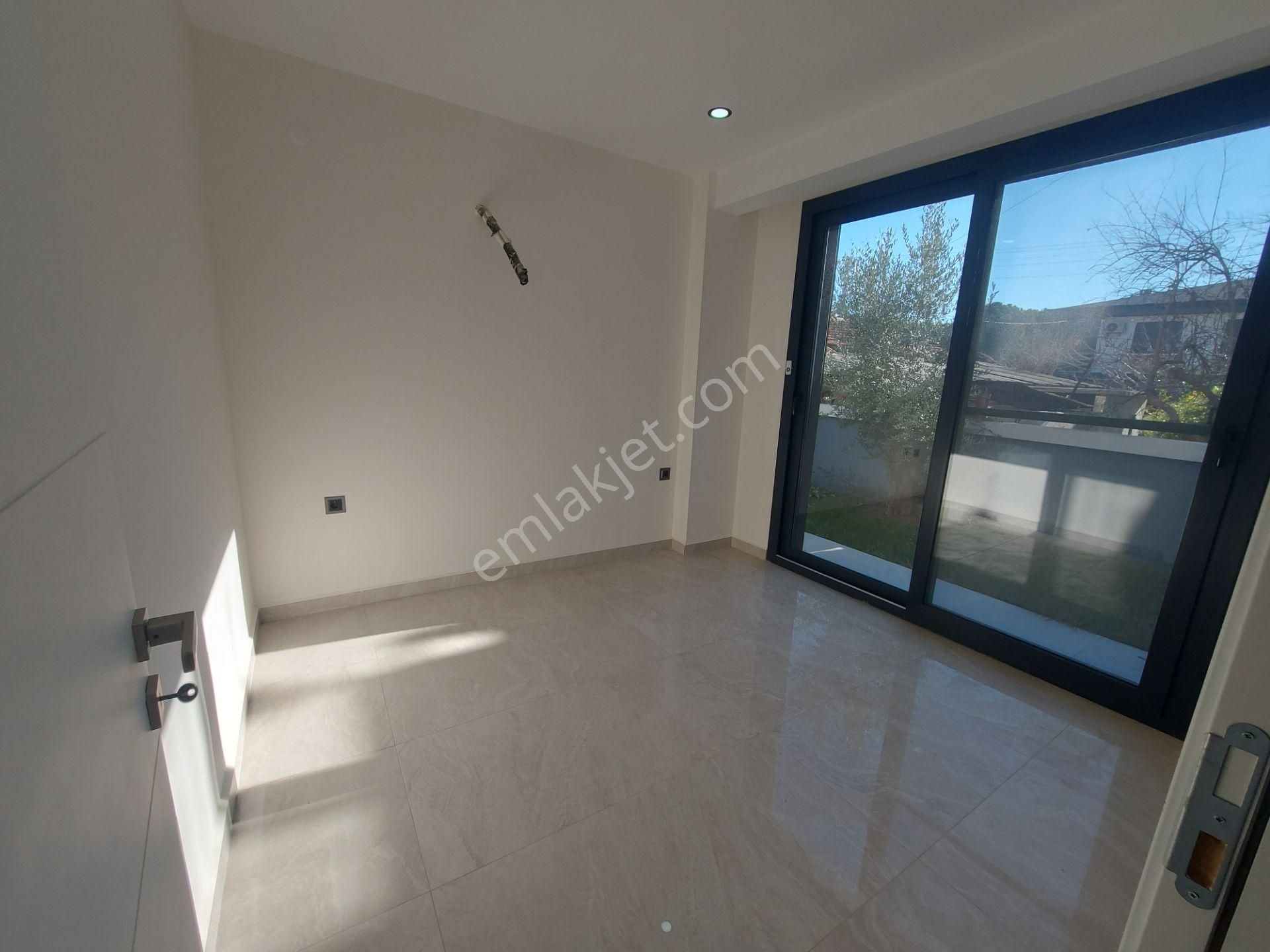 Plaja 50 Metre Mesafede 4+1 Tam Müstakil Satılık Villa - Görsel 12