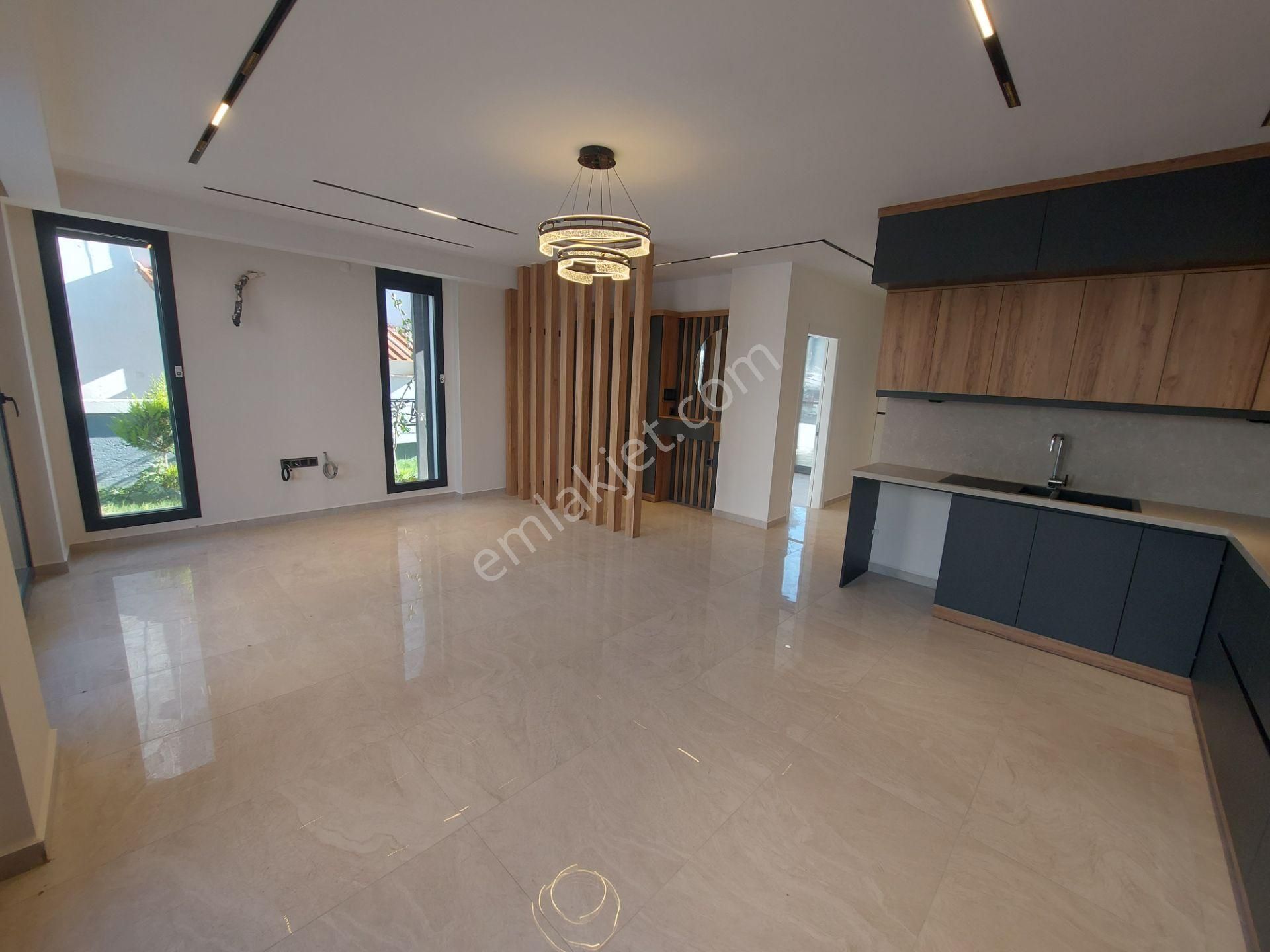 Plaja 50 Metre Mesafede 4+1 Tam Müstakil Satılık Villa - Görsel 6