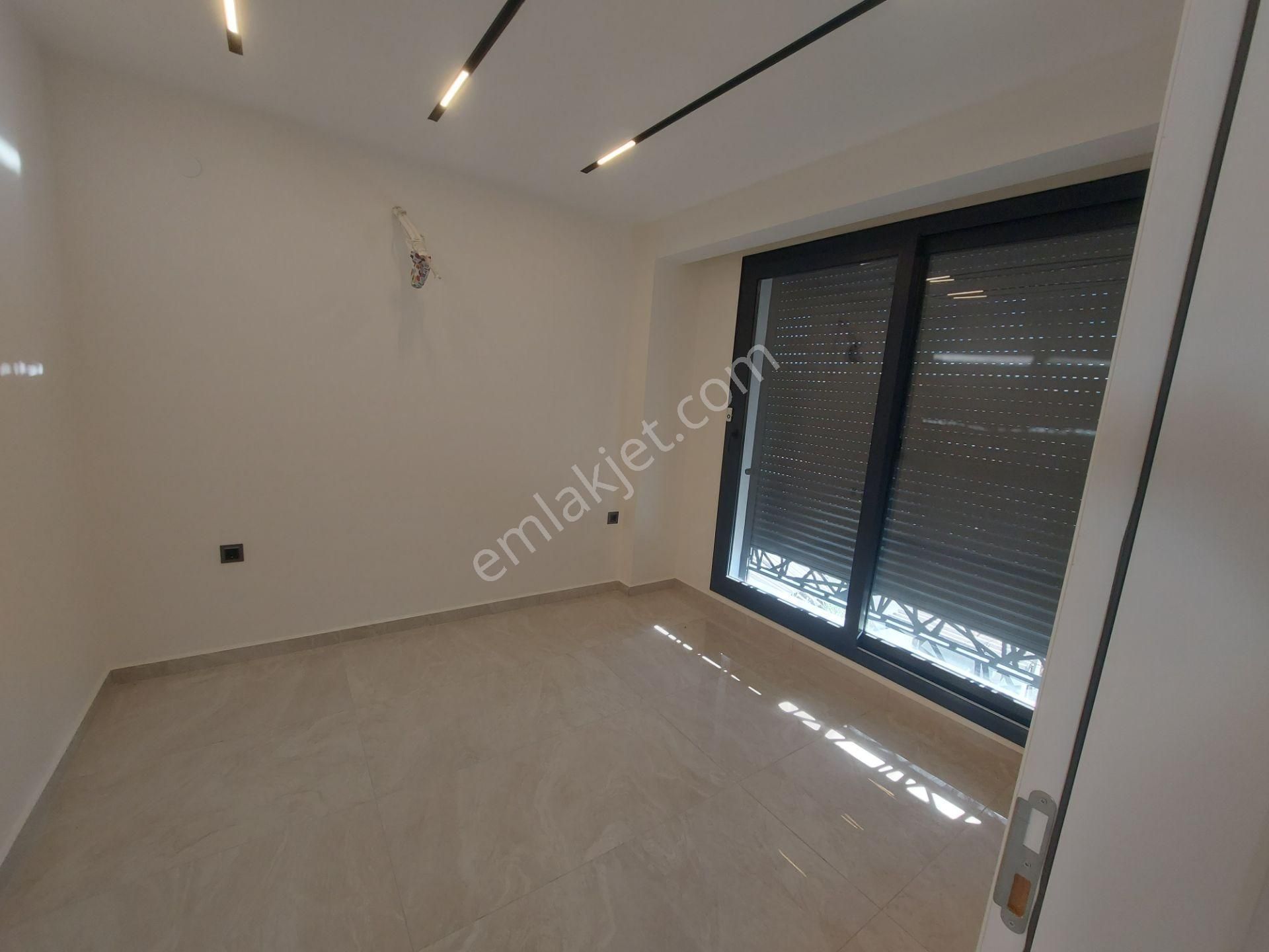 Plaja 50 Metre Mesafede 4+1 Tam Müstakil Satılık Villa - Görsel 15