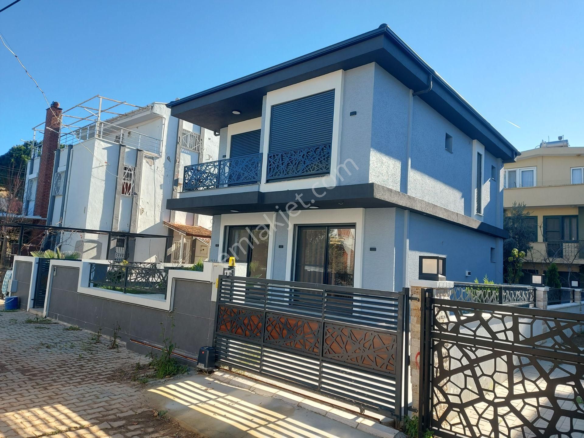 Plaja 50 Metre Mesafede 4+1 Tam Müstakil Satılık Villa - Görsel 33