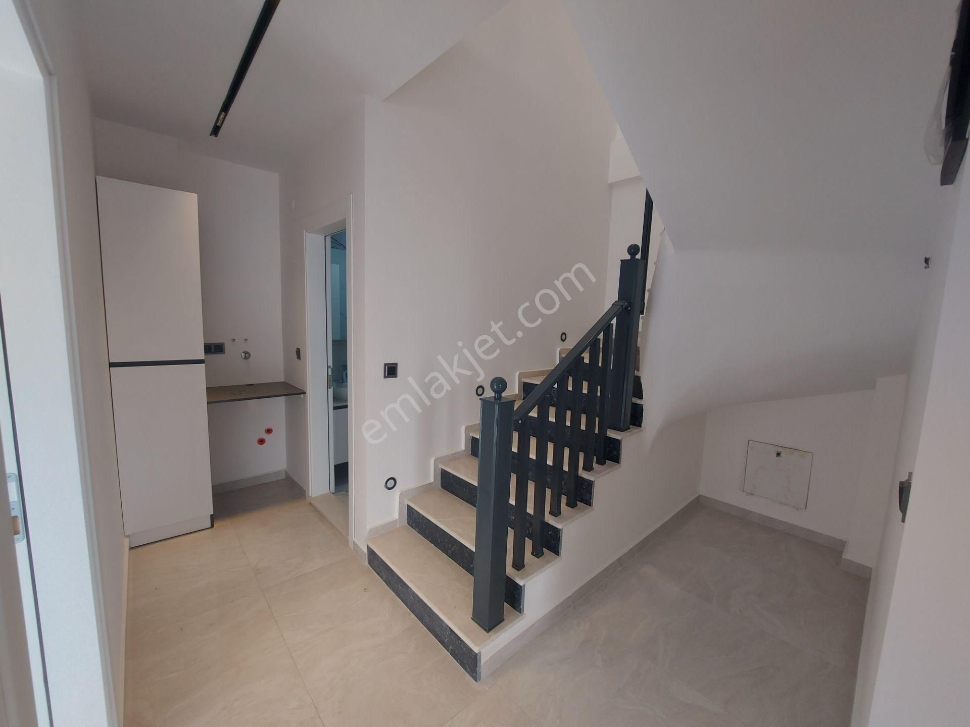 Plaja 50 Metre Mesafede 4+1 Tam Müstakil Satılık Villa - Görsel 7