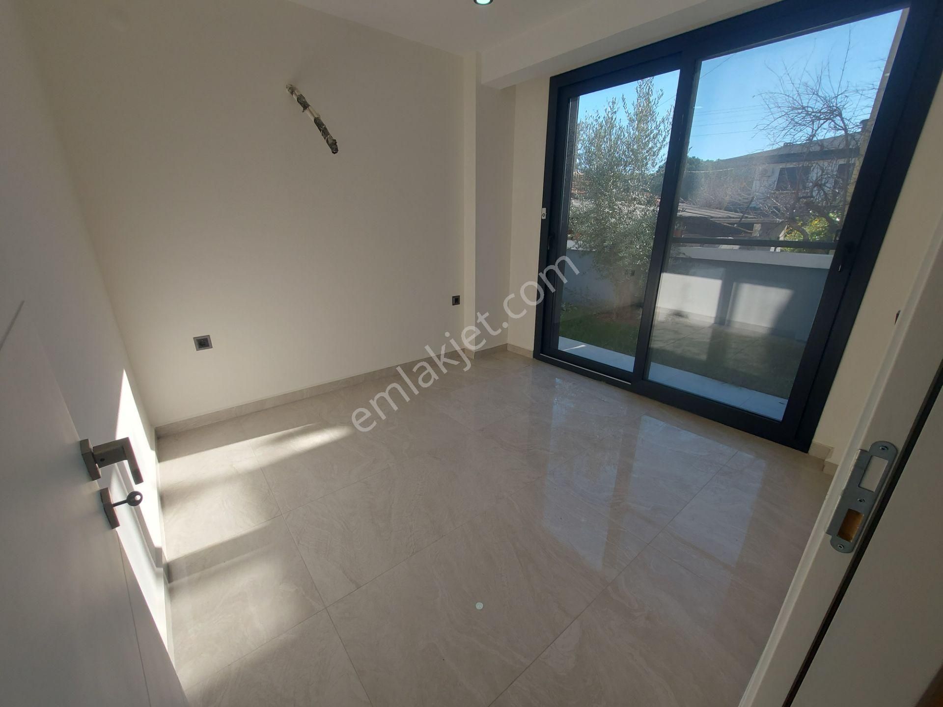 Plaja 50 Metre Mesafede 4+1 Tam Müstakil Satılık Villa - Görsel 10