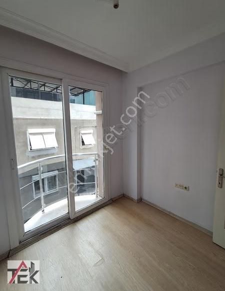 Bornova Merkeze Yürüme Mesafesinde 2+1 Doğalgazlı Ara Kat Kiralı - Görsel 2