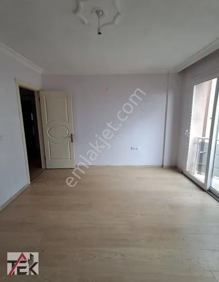 Bornova Merkeze Yürüme Mesafesinde 2+1 Doğalgazlı Ara Kat Kiralı