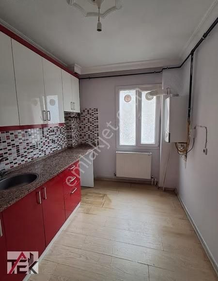 Bornova Merkeze Yürüme Mesafesinde 2+1 Doğalgazlı Ara Kat Kiralı - Görsel 6