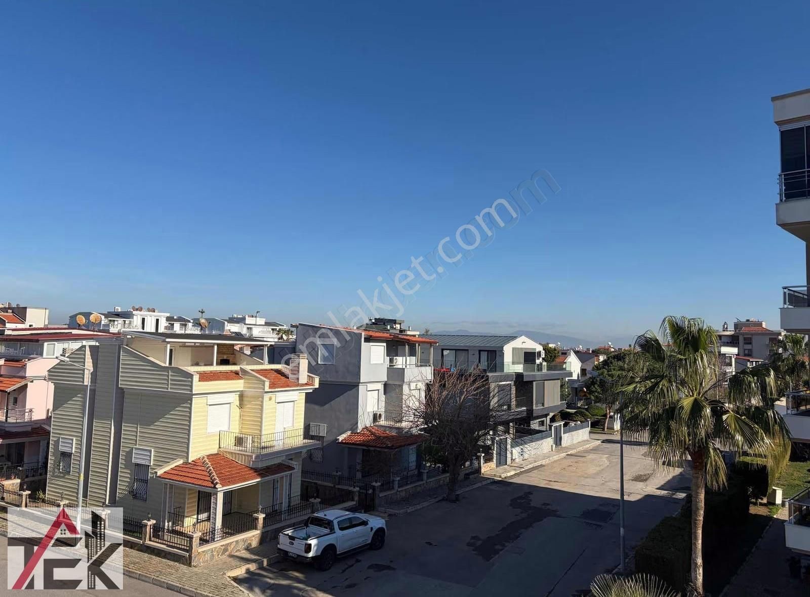 Güzelbahçe Deniz Manzaralı Geniş 3+1 Villa