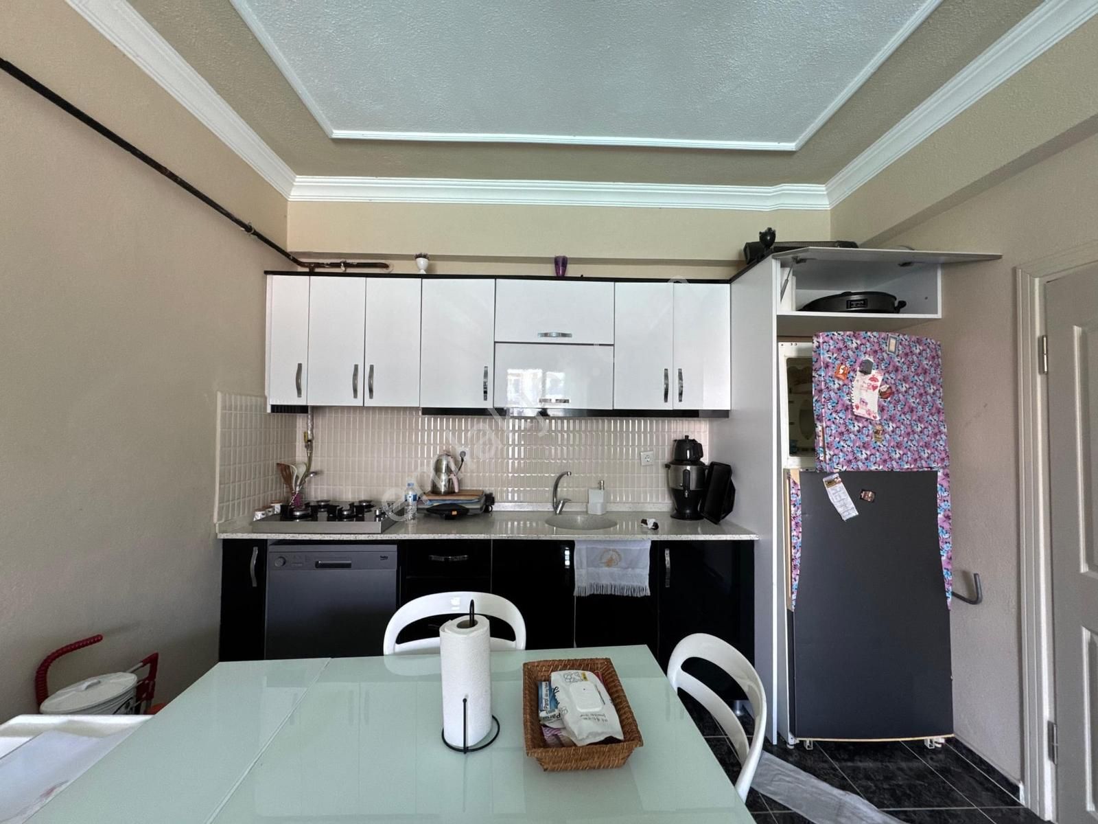 Denize Yürüme Mesafesinde Çift Havuzlu Güvenlikli Sitede 1+1 - Görsel 34