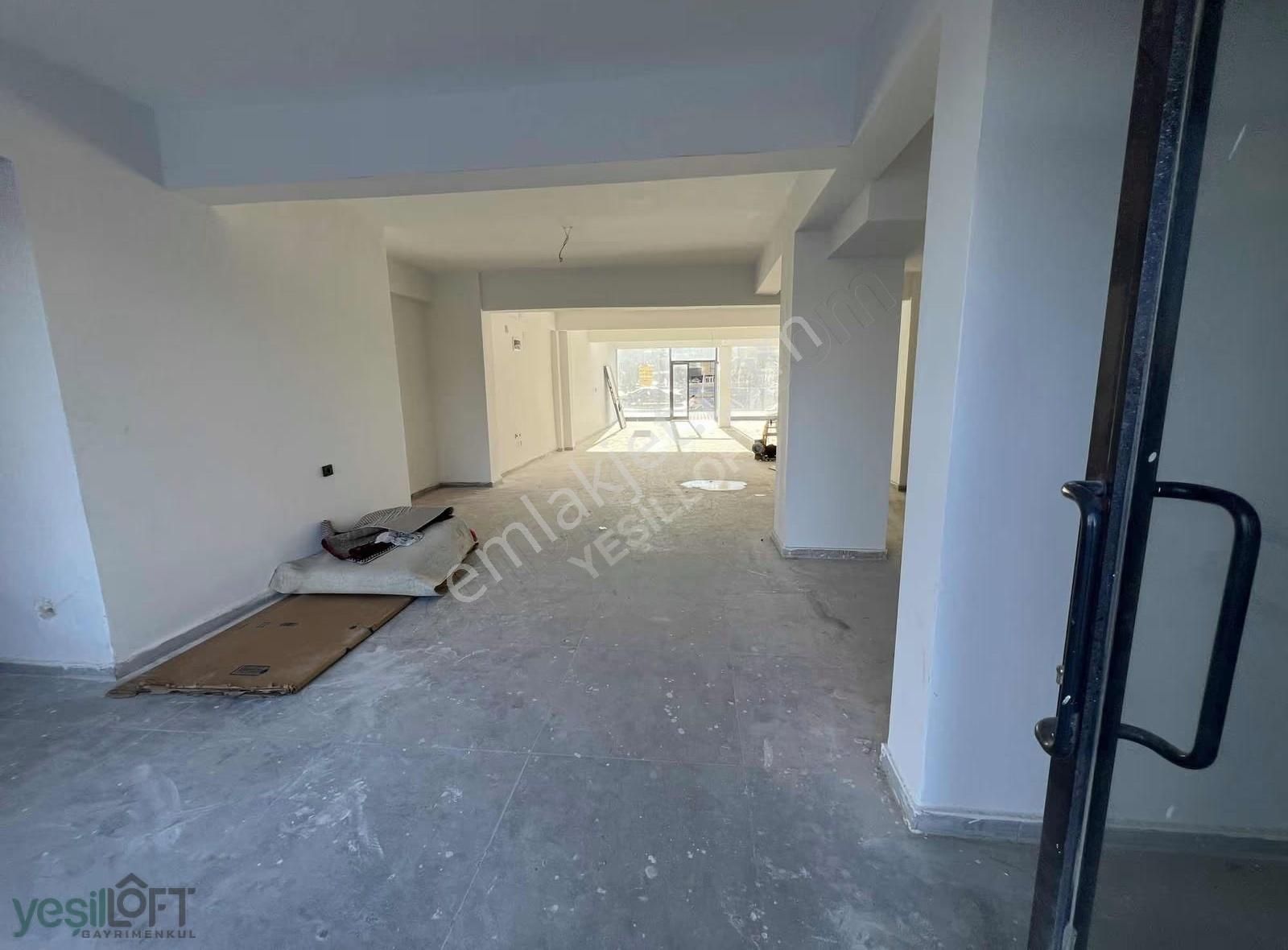 Yeşilloft'tan Kiralık 3 Katlı Dükkan - Görsel 2
