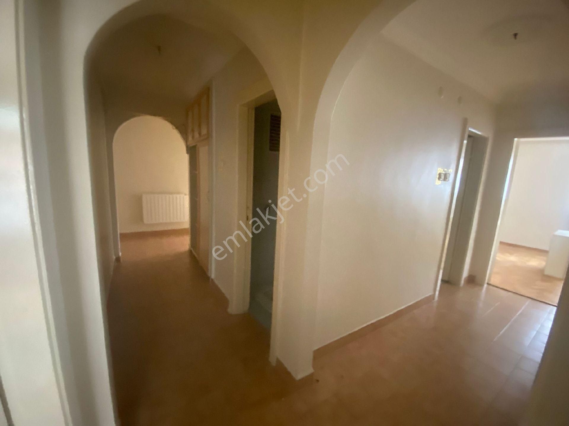 Atanora Vadiden Cadde Üzeri Balkonlu 3 Cepheli Geniş Metraj Boş 3+1 - Görsel 10