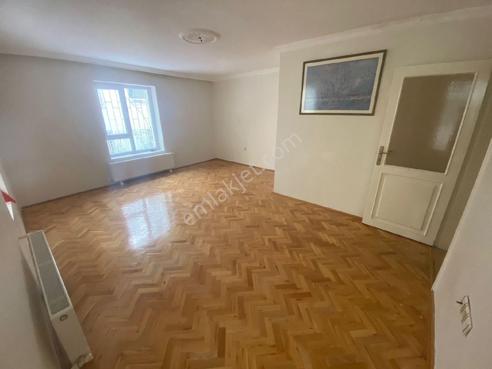 Atanora Vadiden Cadde Üzeri Balkonlu 3 Cepheli Geniş Metraj Boş 3+1 - Görsel 11