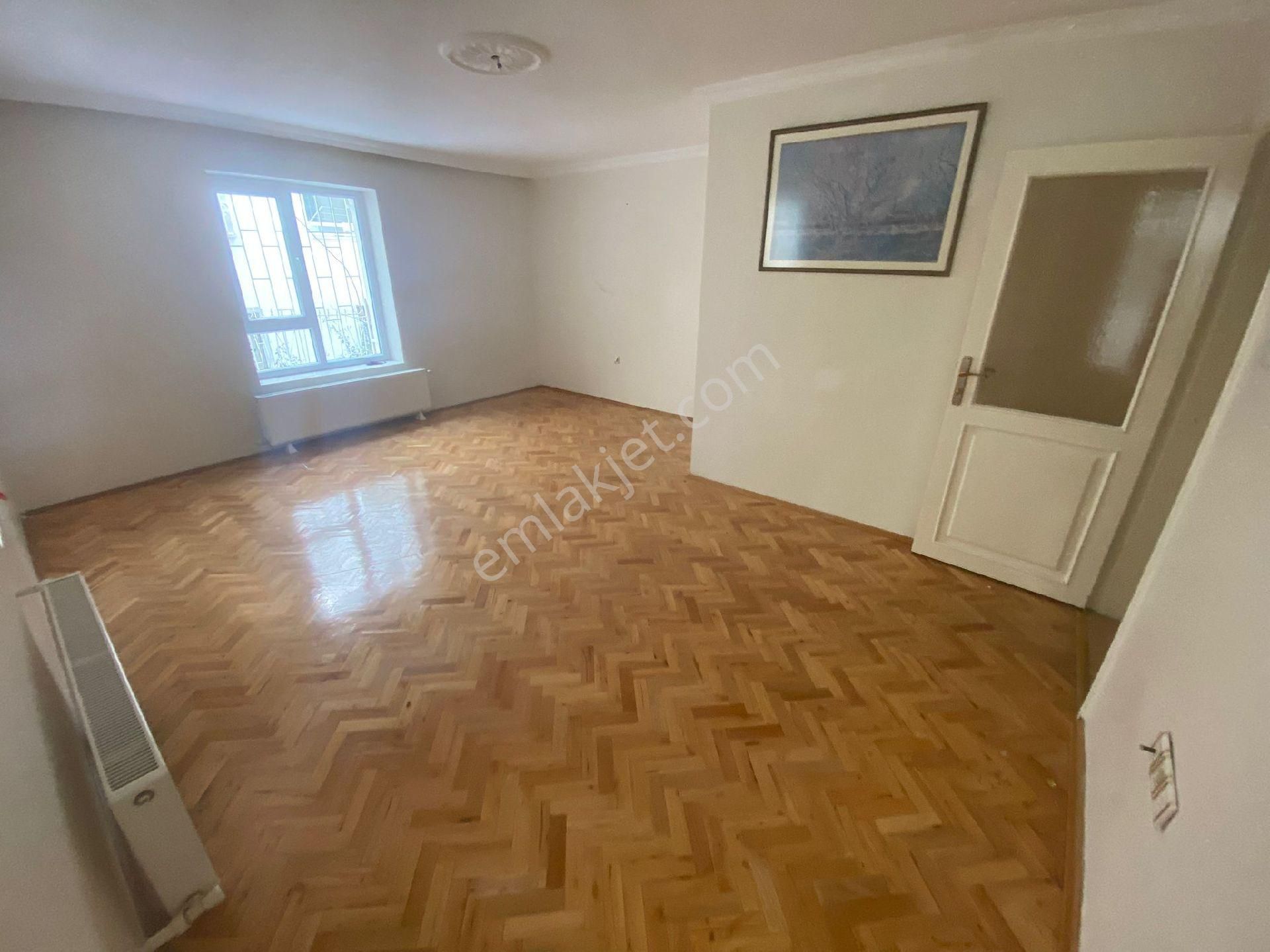 Atanora Vadiden Cadde Üzeri Balkonlu 3 Cepheli Geniş Metraj Boş 3+1 - Görsel 5