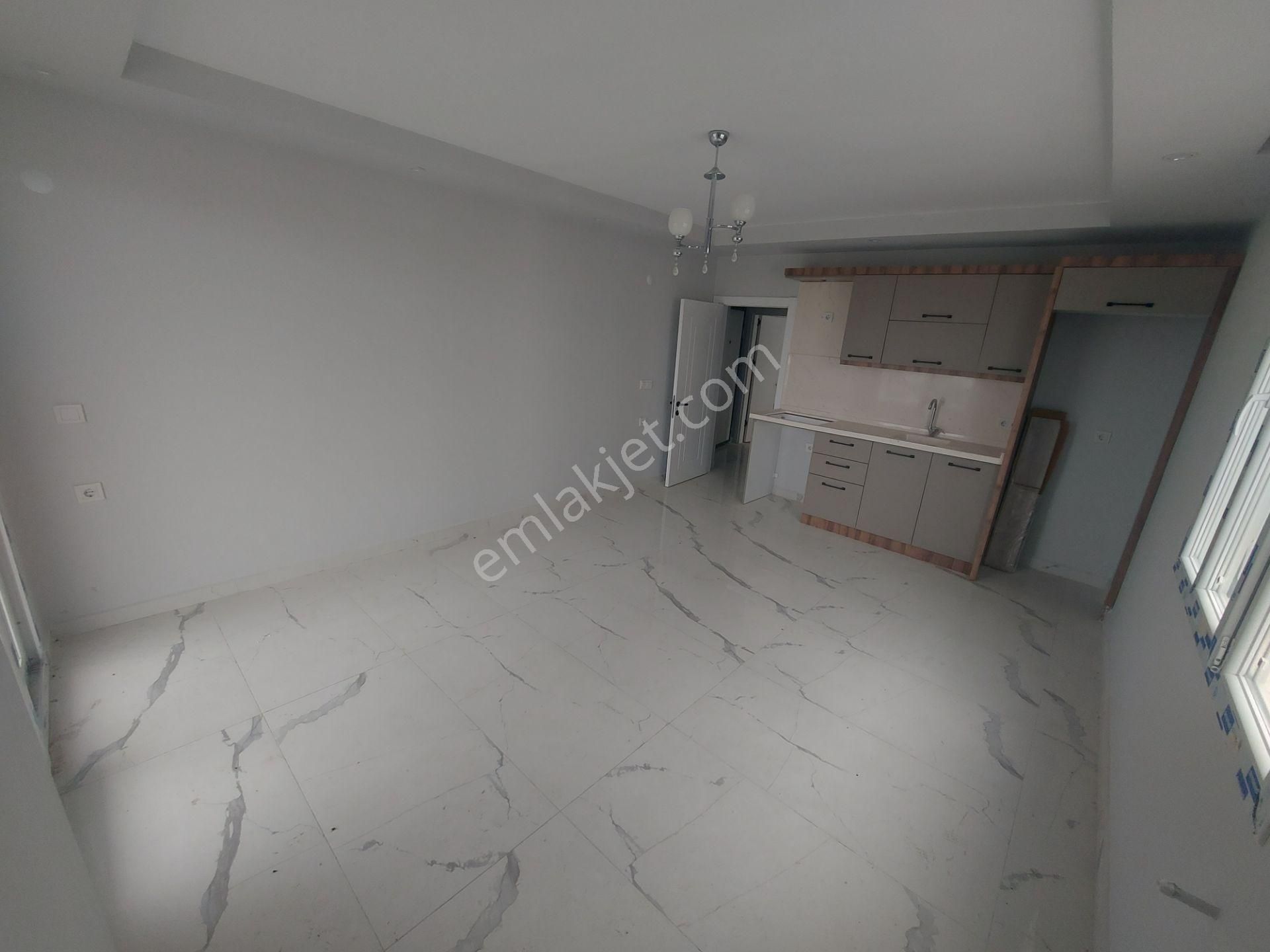 Merkezi Konumda Ara Kat Asansörlü Sıfır 1+1 Ön Cephe Daire - Görsel 12