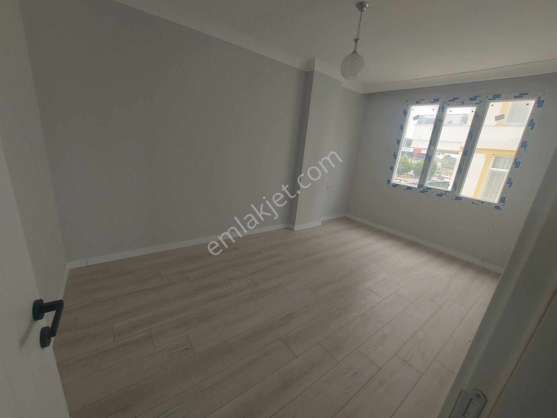 Merkezi Konumda Ara Kat Asansörlü Sıfır 1+1 Ön Cephe Daire - Görsel 2