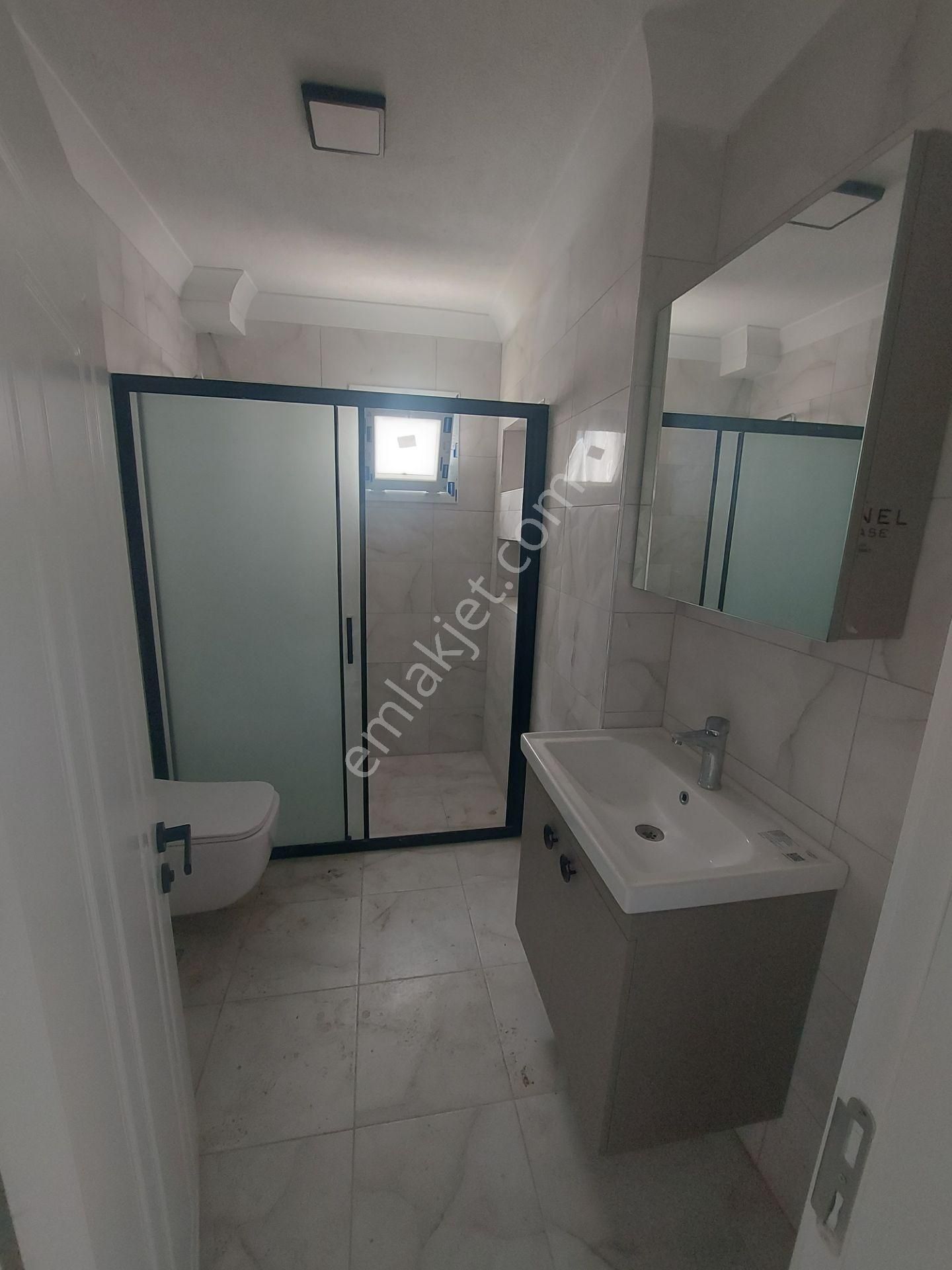 Merkezi Konumda Ara Kat Asansörlü Sıfır 1+1 Ön Cephe Daire - Görsel 7