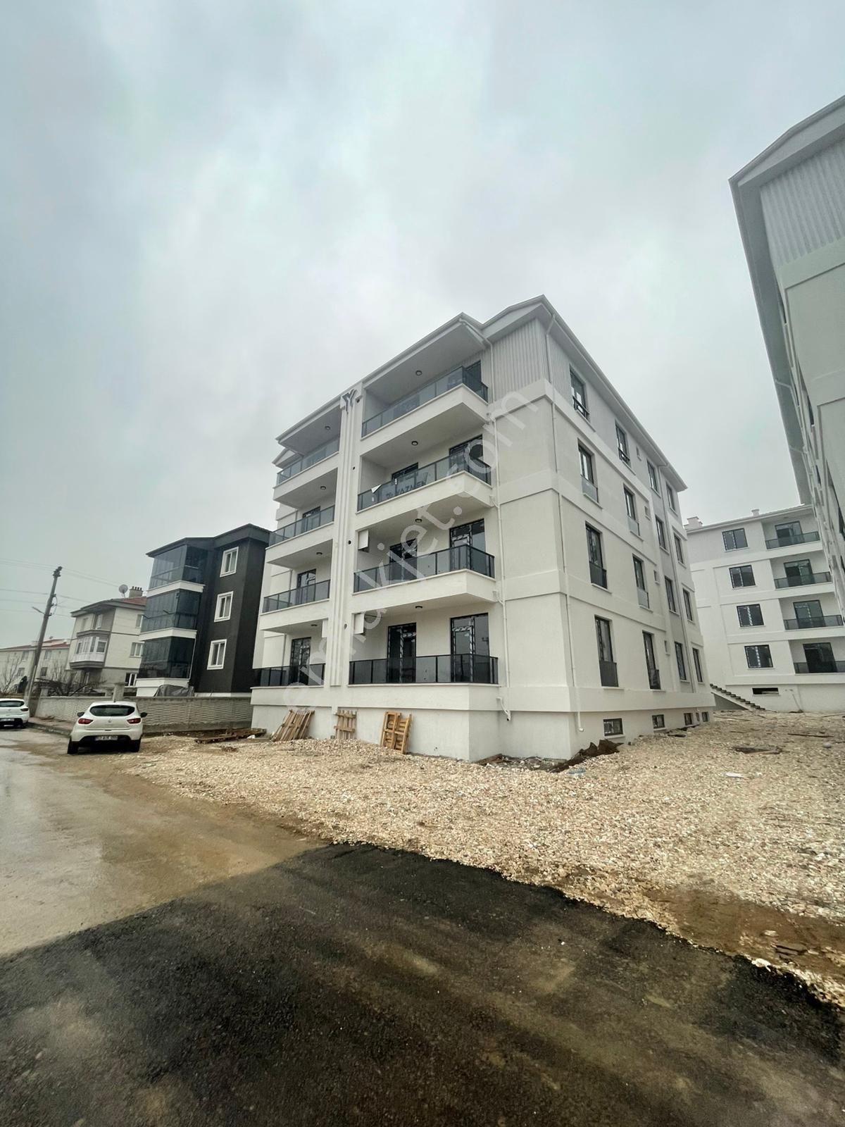 Afyon Üçok Emlaktan Mareşal De Satılık Sıfır 3+1 Arakat Asansörlü Lüx Fırsat Daire