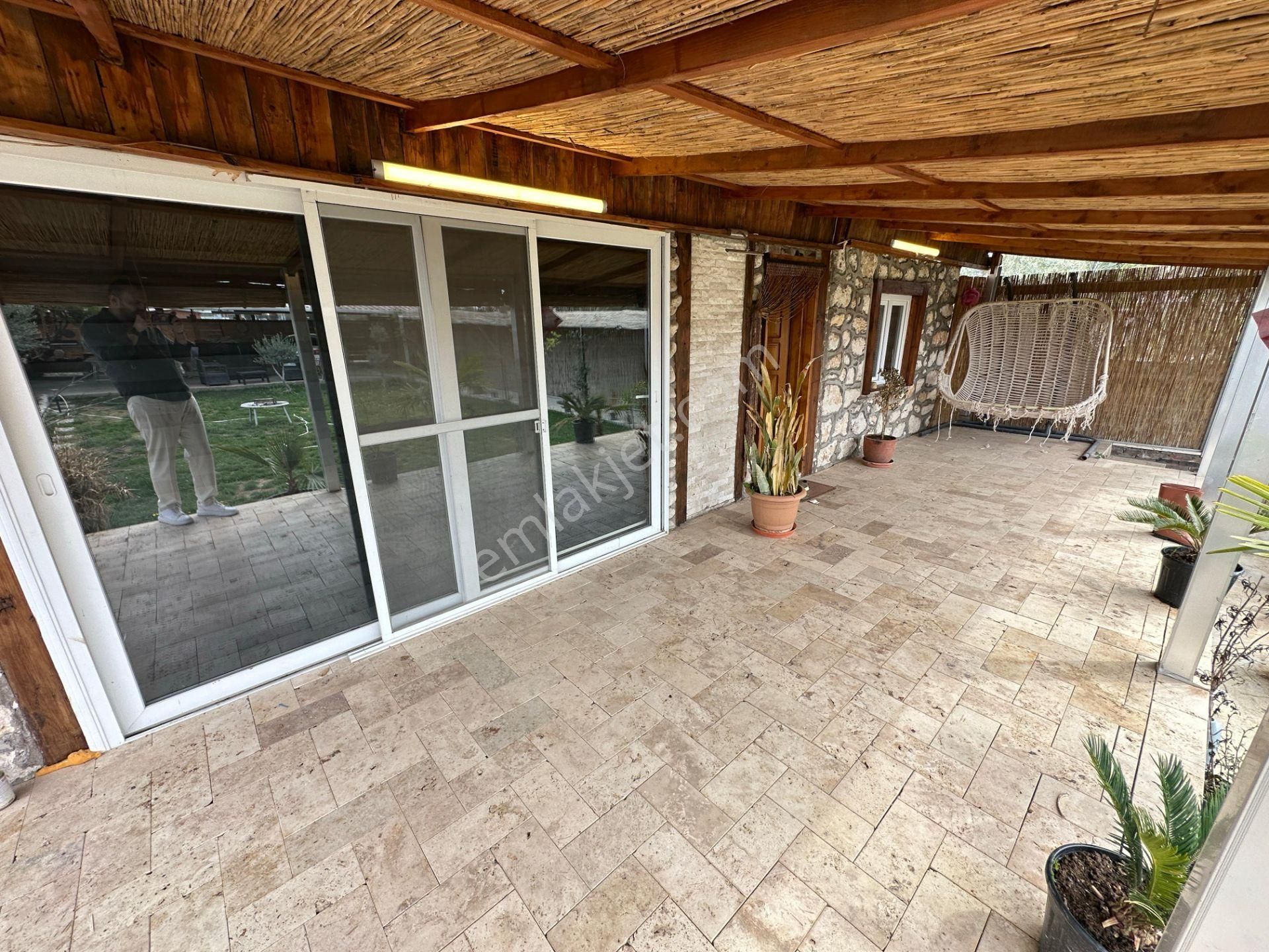 Menderes Oğlananasında Müstakil Orjinal Taş Ev - Görsel 31