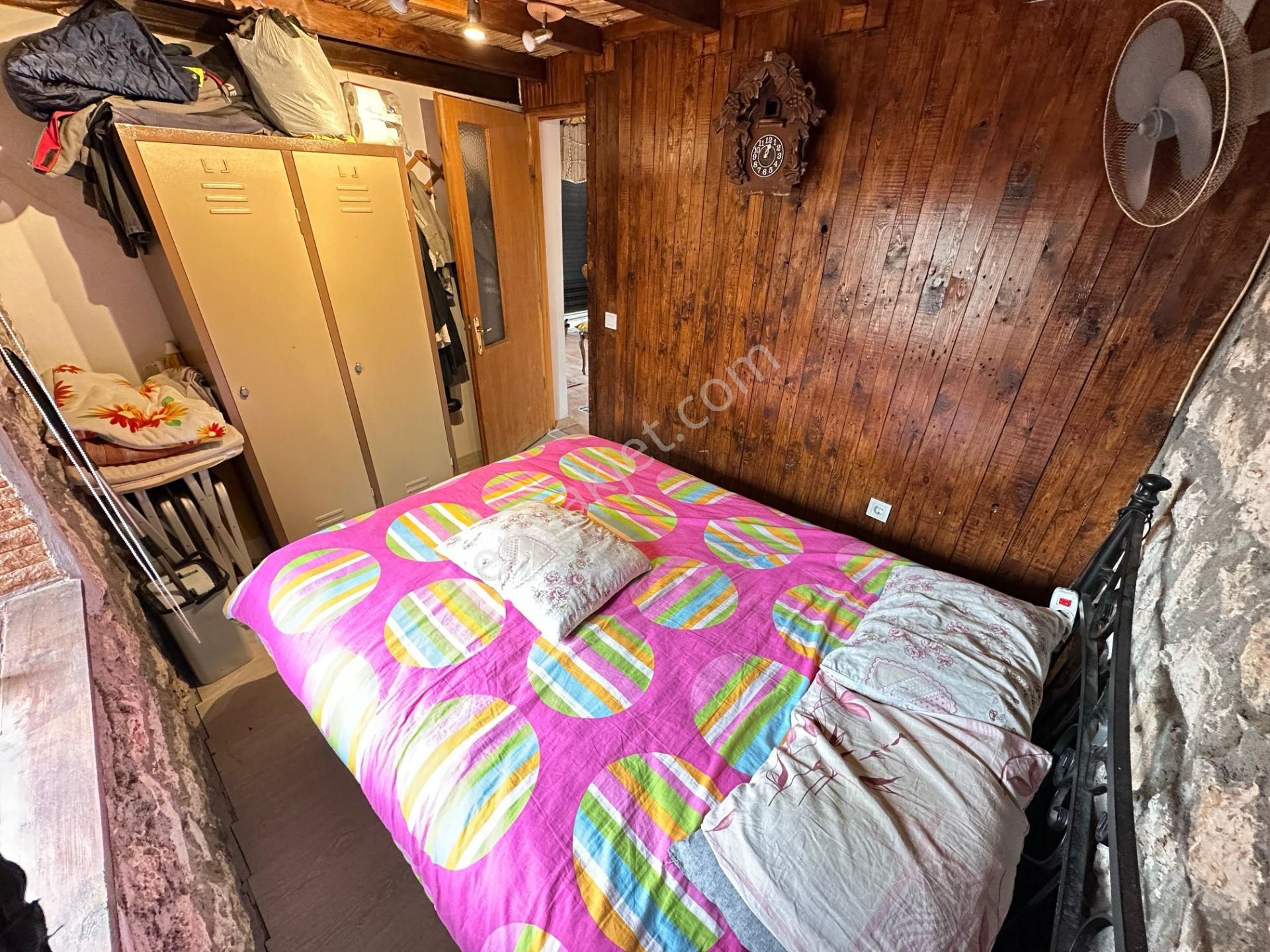 Menderes Oğlananasında Müstakil Orjinal Taş Ev - Görsel 18