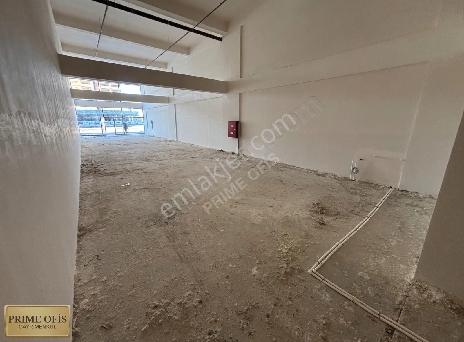 Ovacıkta Cadde Üzeri Geniş Dükkanlar Prıme Ofıs'ten