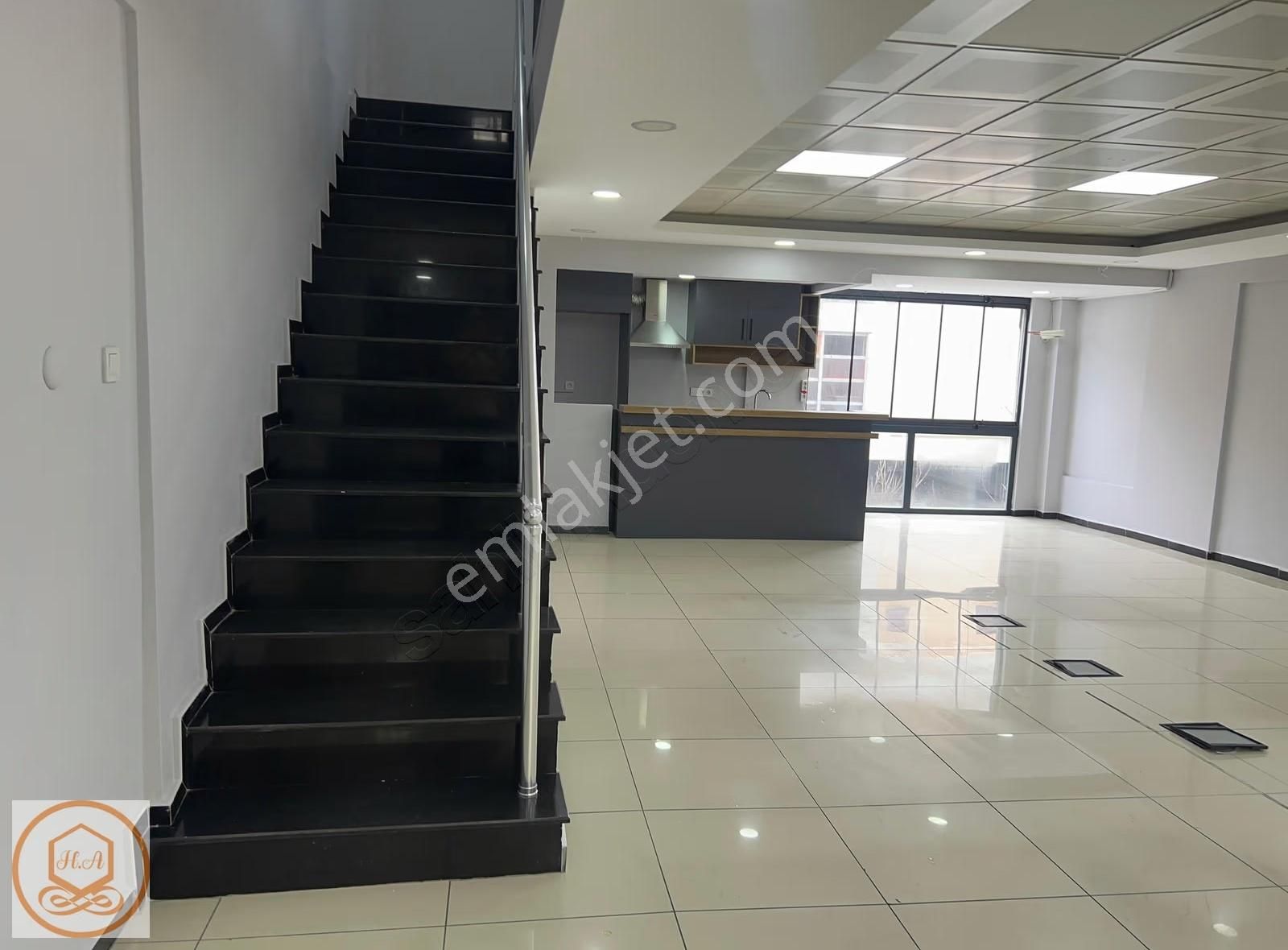 Tekstilkent Ticaret Merkezi'nde 160 M2 Ultra Lüks Ful Tadilatlı - Görsel 14