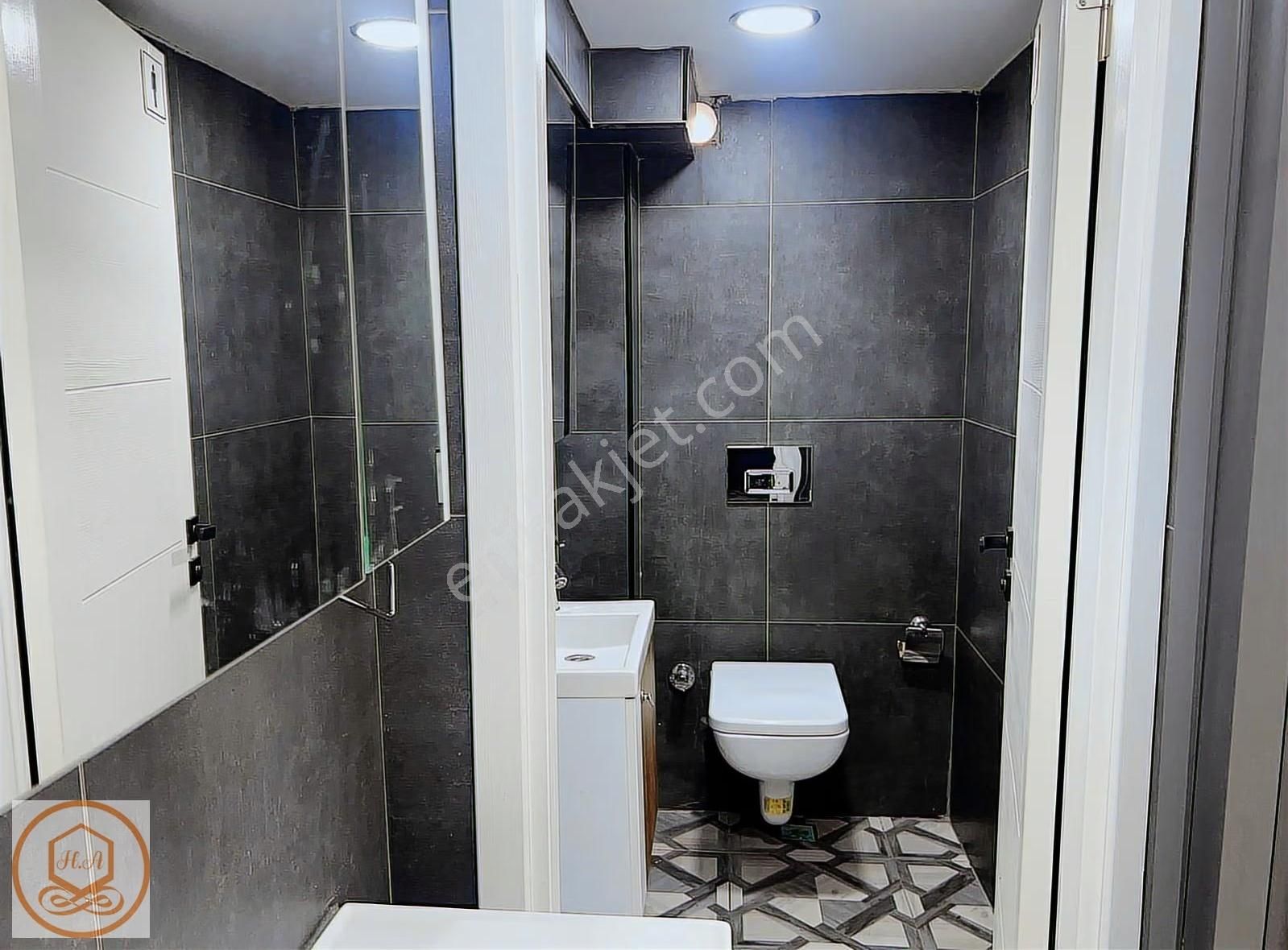 Tekstilkent Ticaret Merkezi'nde 160 M2 Ultra Lüks Ful Tadilatlı - Görsel 19