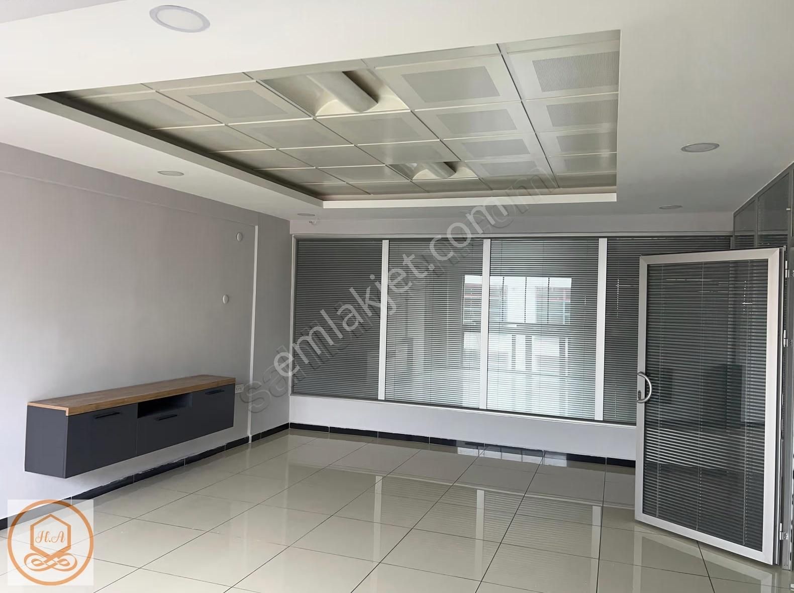 Tekstilkent Ticaret Merkezi'nde 160 M2 Ultra Lüks Ful Tadilatlı - Görsel 3