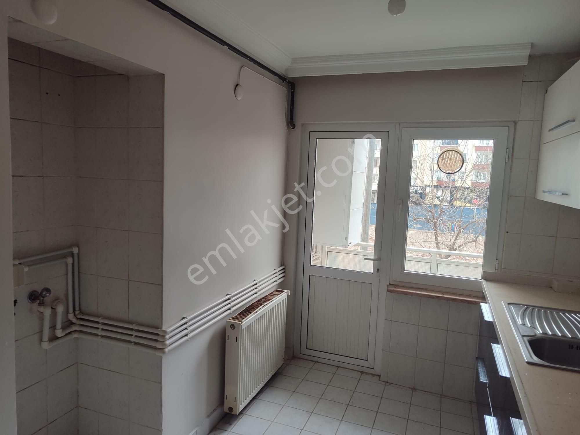 Gazcılar Sakarya Mahallesinde 125m2 Geniş 3+1 Teraslı Daire - Görsel 20