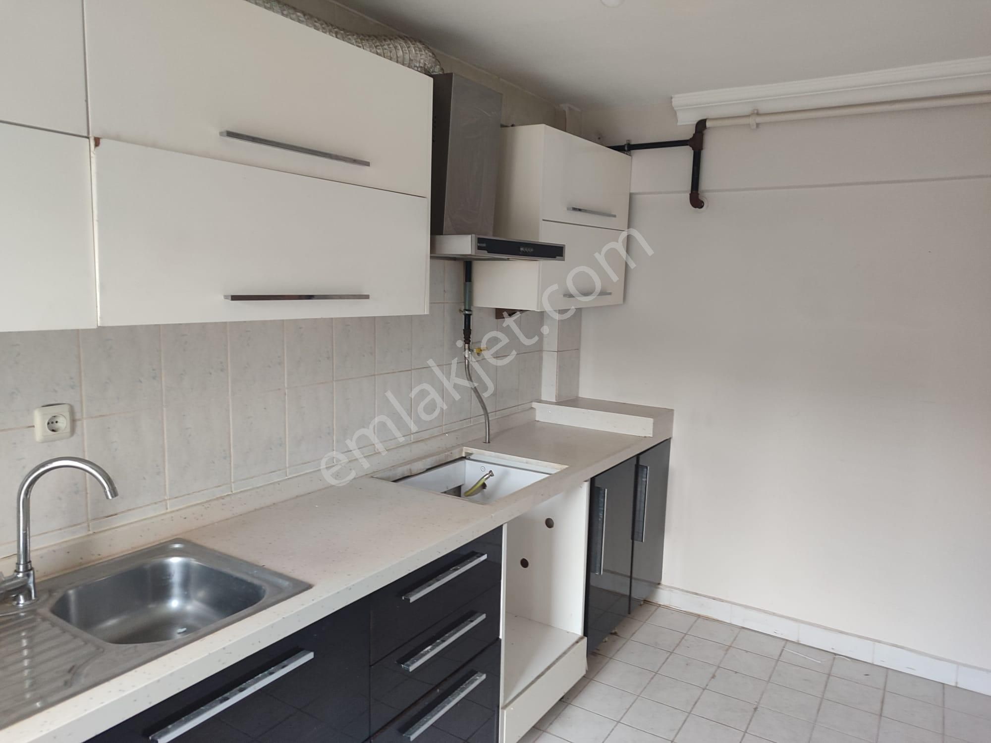 Gazcılar Sakarya Mahallesinde 125m2 Geniş 3+1 Teraslı Daire - Görsel 2