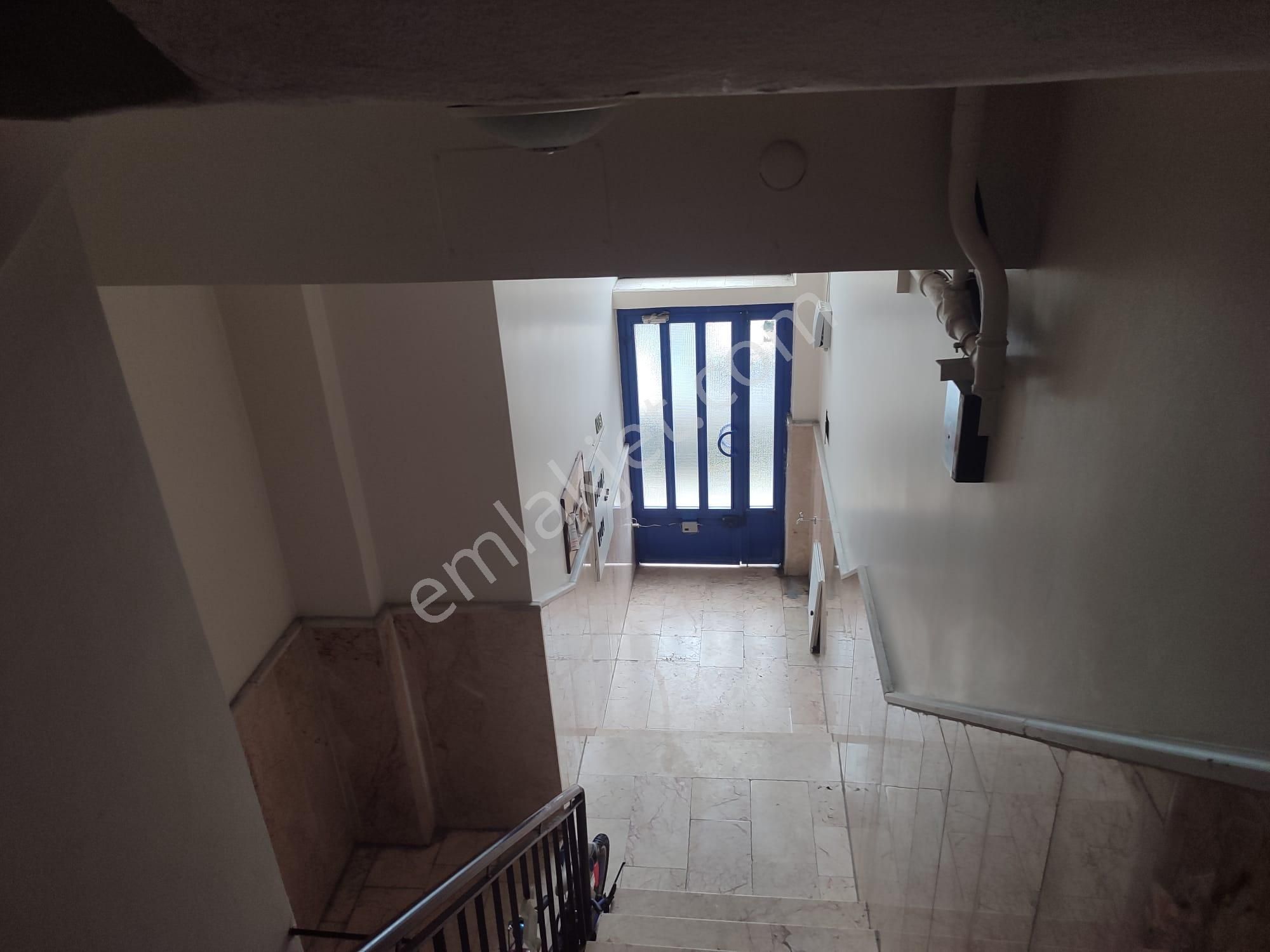 Gazcılar Sakarya Mahallesinde 125m2 Geniş 3+1 Teraslı Daire - Görsel 26