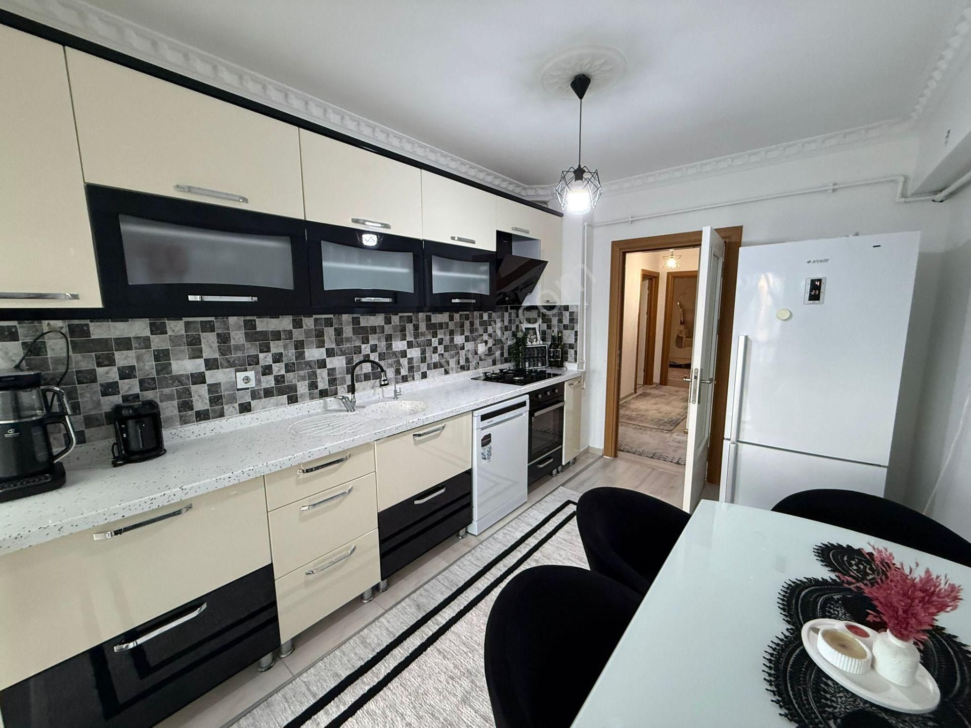 Otoban Manzaralı Komple Yapılı Teras Balkonlu 3+1 160 M2 Daireee - Görsel 8