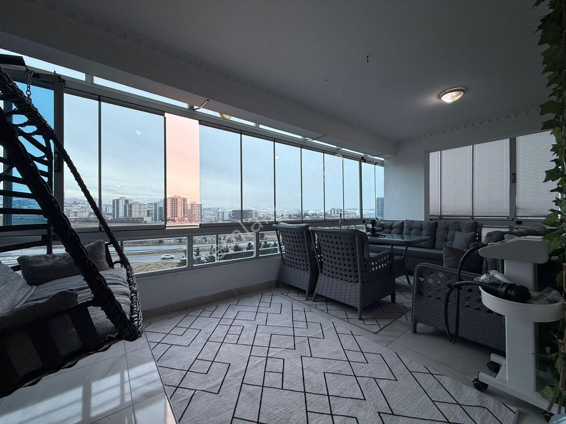 Otoban Manzaralı Komple Yapılı Teras Balkonlu 3+1 160 M2 Daireee - Görsel 6