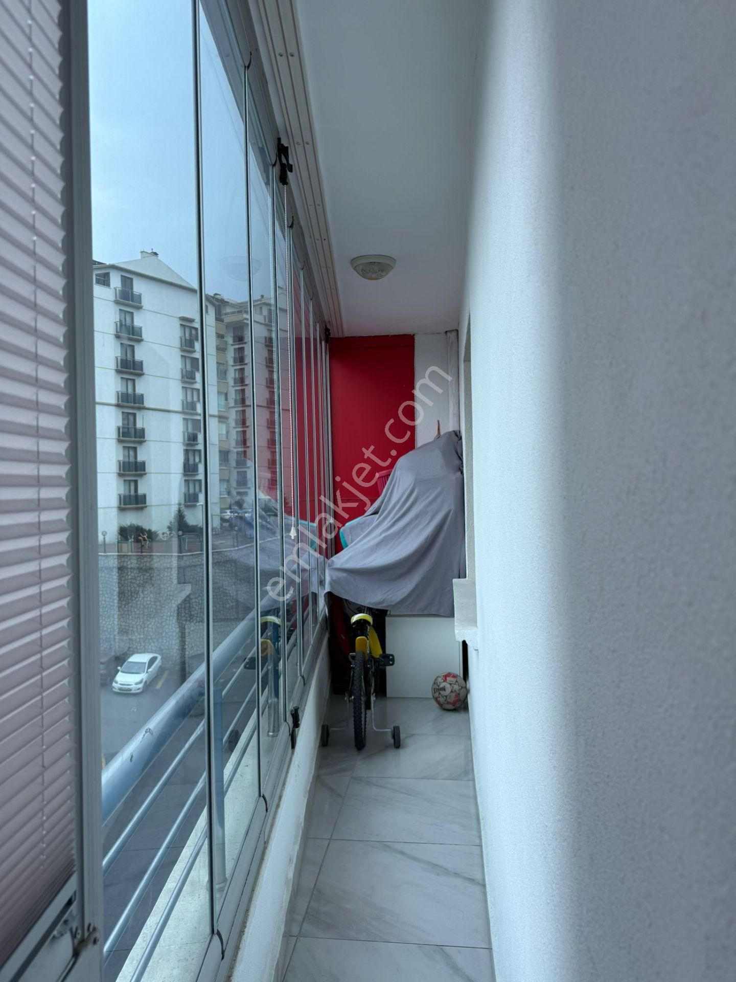 Otoban Manzaralı Komple Yapılı Teras Balkonlu 3+1 160 M2 Daireee - Görsel 7