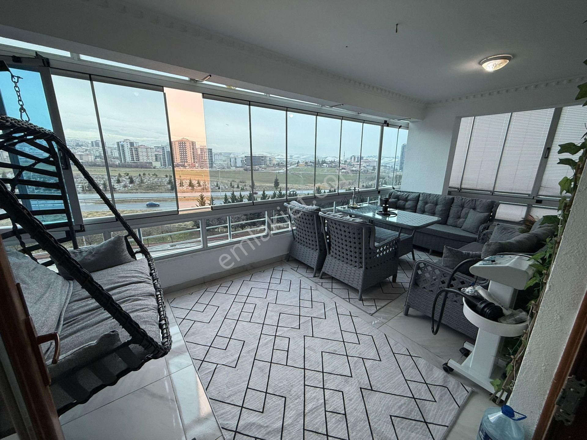 Otoban Manzaralı Komple Yapılı Teras Balkonlu 3+1 160 M2 Daireee - Görsel 5