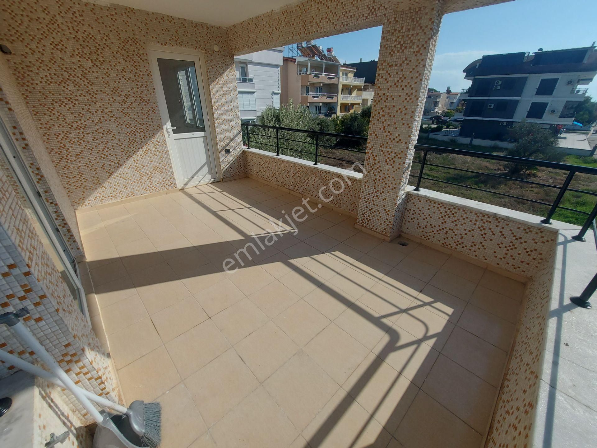 Didim Merkezde Geniş Balkonlu Ara Kat Ön Cephe 2+1 - Görsel 25