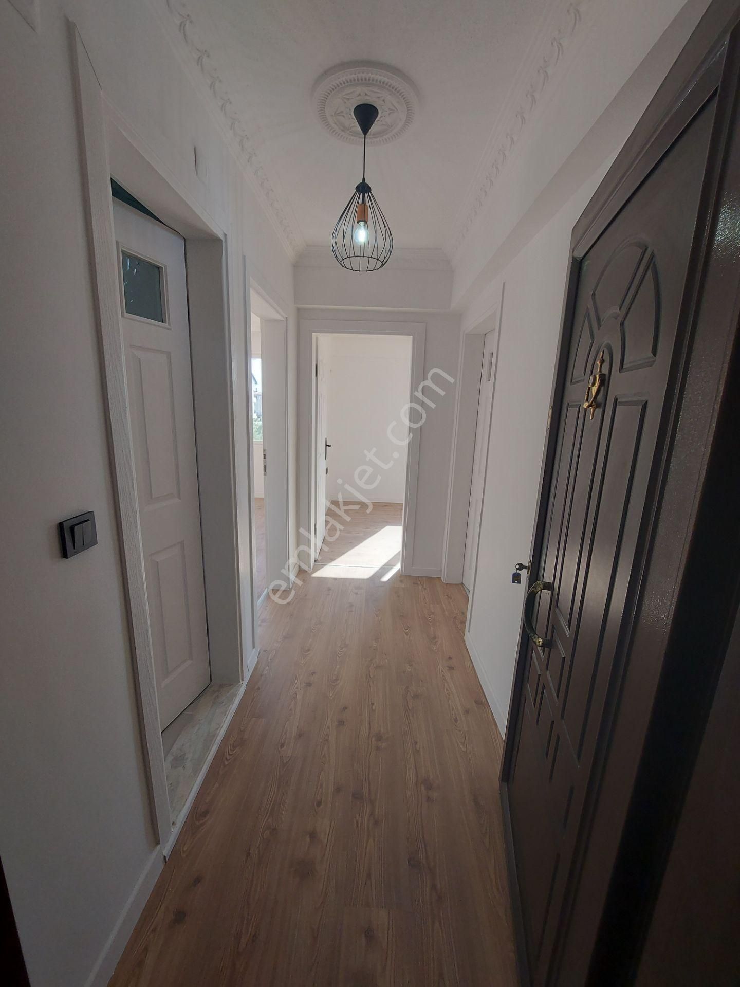 Didim Merkezde Geniş Balkonlu Ara Kat Ön Cephe 2+1 - Görsel 3