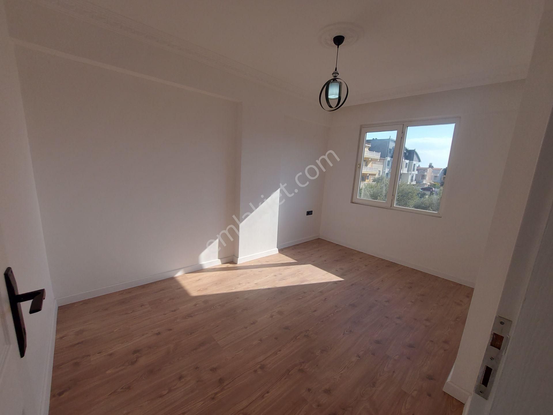 Didim Merkezde Geniş Balkonlu Ara Kat Ön Cephe 2+1 - Görsel 5