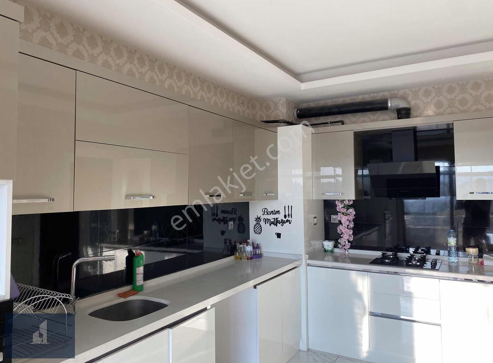 Kadir Dikici'den Saray Caddesinde Teraslı Kiralık Lüks 4+1 Daire - Görsel 5