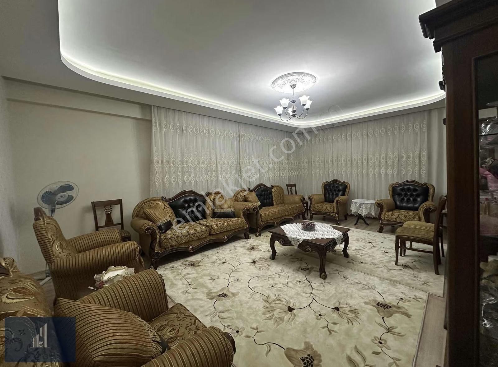 Kadir Dikici'den Saray Caddesinde Teraslı Kiralık Lüks 4+1 Daire - Görsel 16