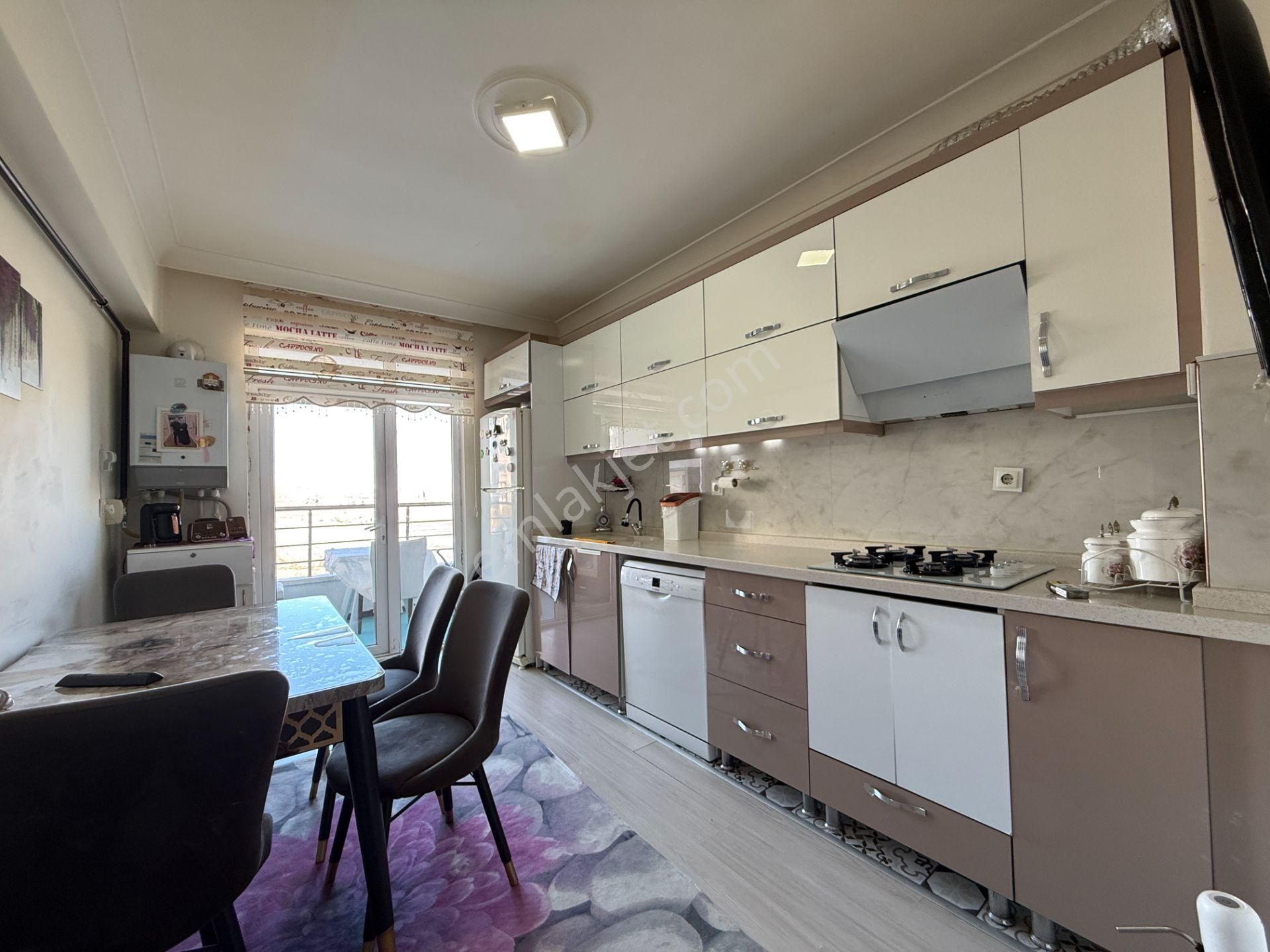 Ufuk Kılıç Emlak'tan Yeni Binada 3+1 Asansörlü 1. Kat Daire