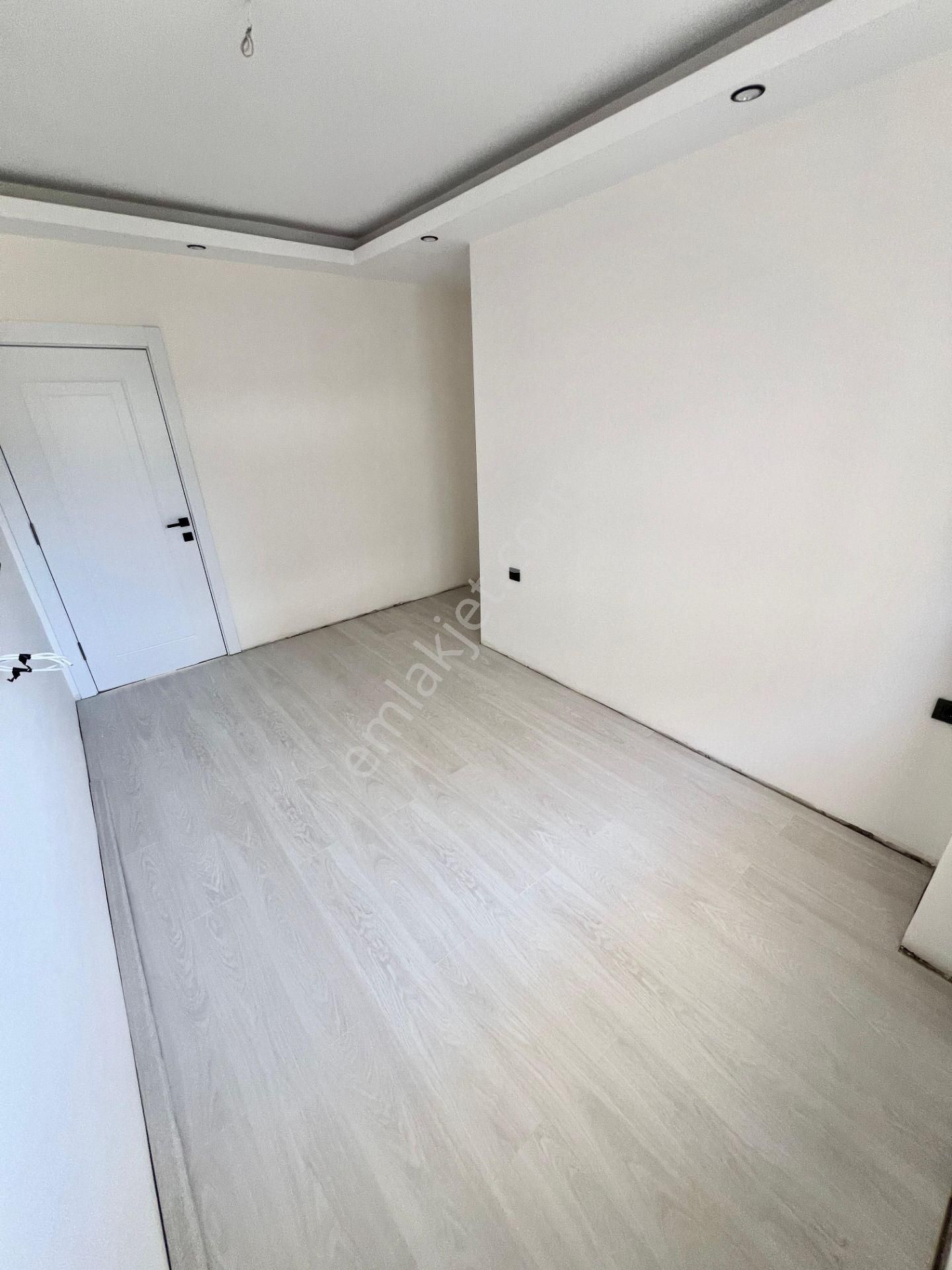 Çarşıya Yakın 2+1 Ayrı Mutfaklı Sıfır Ara Kat Daire - Görsel 6